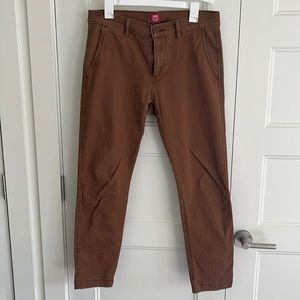 Levi’s Slim Taper Chinos